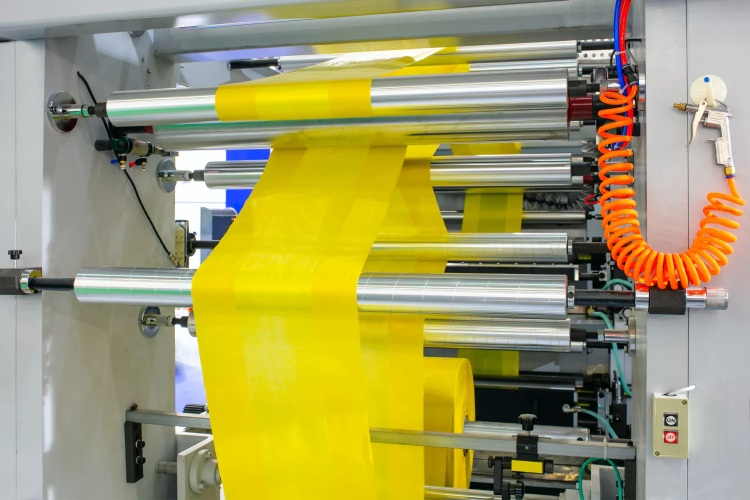 Used for the mass production of printed roll film.