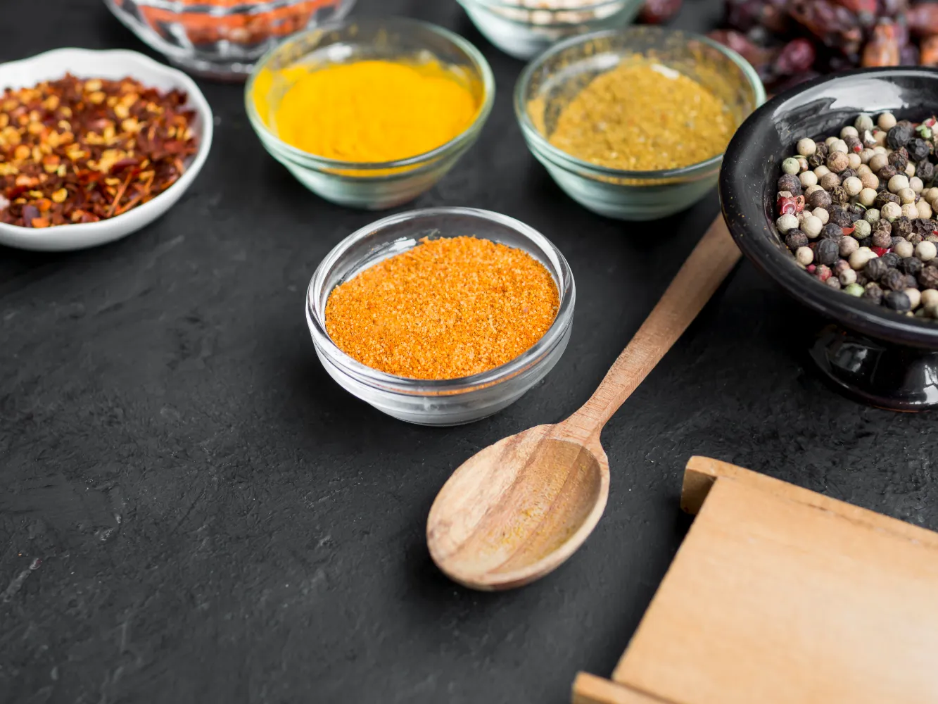 Packaging solutions for seasoning powders