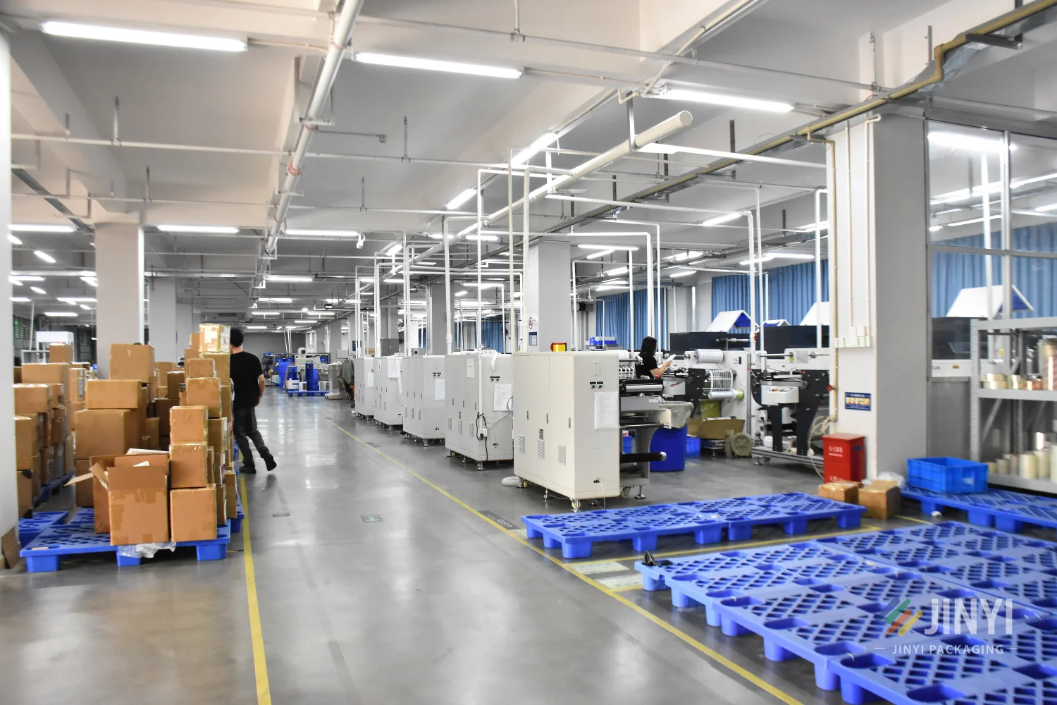 JINYI flexible packaging finished goods ready for export shipping — custom stand-up pouches packed for international dispatch