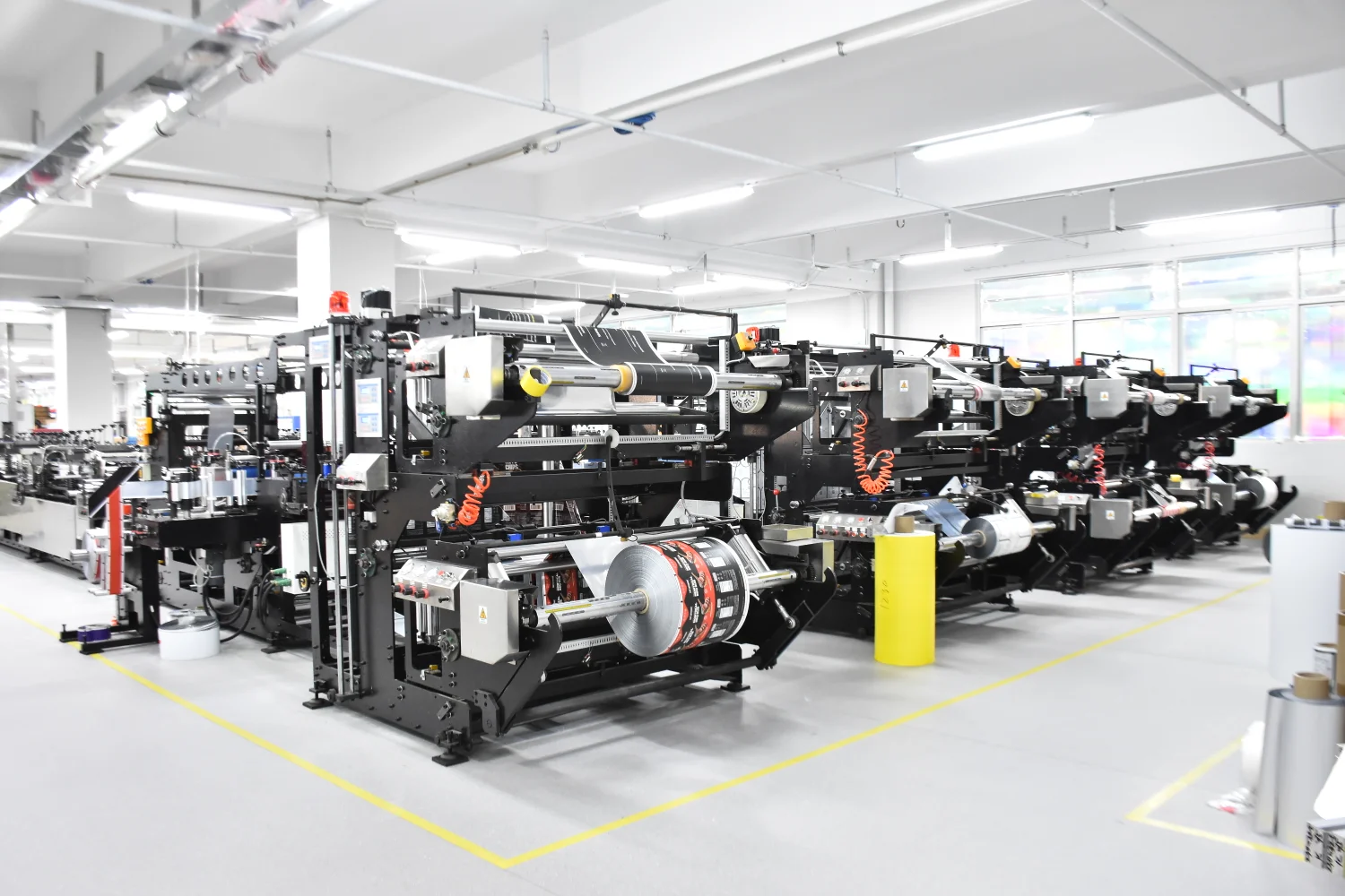 Bag making and die-cutting production line at Jinyi Packaging factory